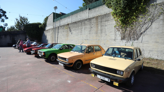 Cambre celebra su pasión por el motor con una exhibición de vehículos clásicos