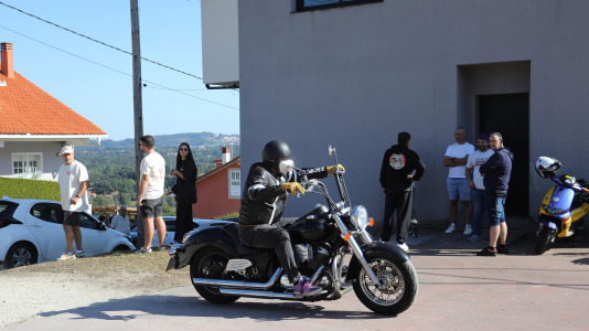 Cambre celebra su pasión por el motor con una exhibición de vehículos clásicos