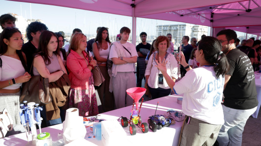 La UDC y varios museos de la ciudad llevan adelante esta iniciativa europea de divulgación científica que transforma diferentes espacios de la ciudad en lugares de encuentro entre la investigación y la sociedad, con más de cuarenta actividades