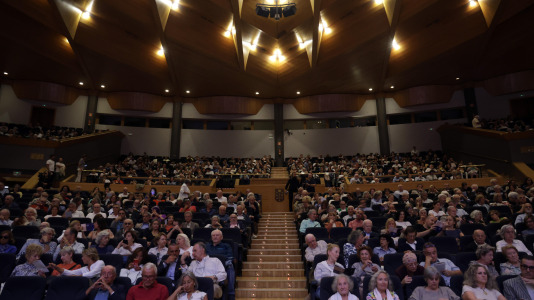 La Orquesta Sinfónica de Galicia (OSG) retomó este viernes a su actividad con su primer concierto de abono, en el que interpretó la tercera sinfonía de Gustav Mahler.