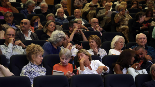 La Orquesta Sinfónica de Galicia (OSG) retomó este viernes a su actividad con su primer concierto de abono, en el que interpretó la tercera sinfonía de Gustav Mahler.