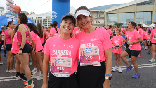 Una marea rosa de 7.000 mujeres participan en la Carrera de la Mujer de A Coruña