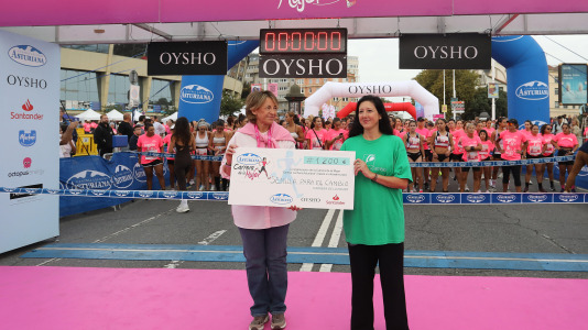 Una marea rosa de 7.000 mujeres participan en la Carrera de la Mujer de A Coruña