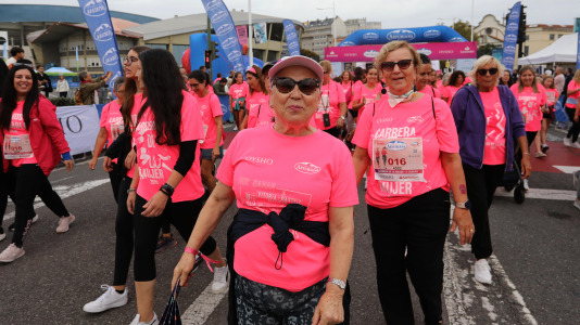 Una marea rosa de 7.000 mujeres participan en la Carrera de la Mujer de A Coruña