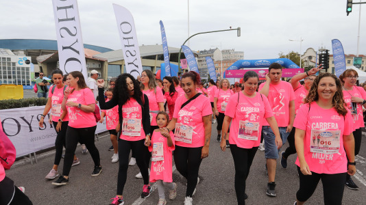 Una marea rosa de 7.000 mujeres participan en la Carrera de la Mujer de A Coruña