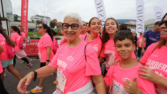 Una marea rosa de 7.000 mujeres participan en la Carrera de la Mujer de A Coruña