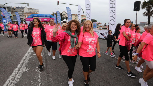 Una marea rosa de 7.000 mujeres participan en la Carrera de la Mujer de A Coruña
