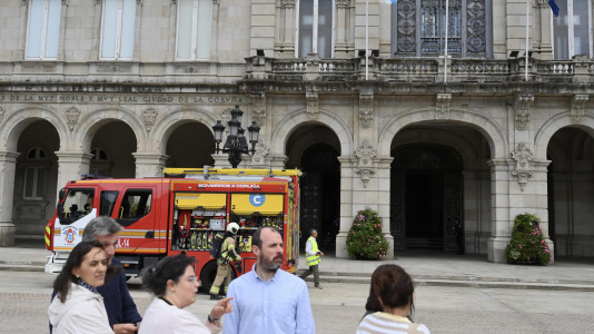 Los Bomberos de A Coruña realizaron un simulacro en María Pita dentro de las actividades de la Semana de la Prevención