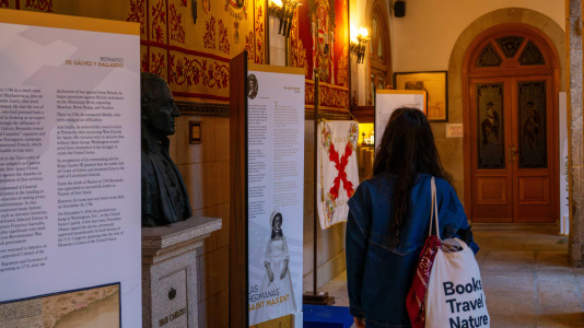 El Palacio de Capitanía acoge hasta el 7 de octubre la exposición ‘250 años. Españoles en el nacimiento de una nación’, que revisa la historia de 1776 con documentos y recreaciones