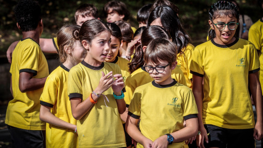 El colegio Franciscanos, para conmemorar los 800 años del tránsito de San Francisco, que se cumplen este sábado, 3 de octubre, realizó una carrera que además de promover la salud, tiene un fin solidario: recolectar fondos para la asociación Boa Noite