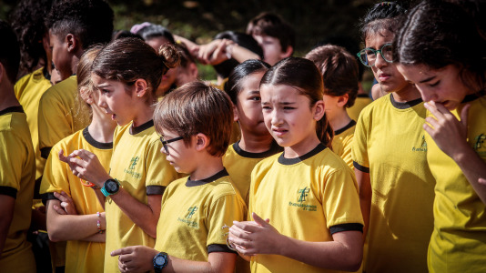 El colegio Franciscanos, para conmemorar los 800 años del tránsito de San Francisco, que se cumplen este sábado, 3 de octubre, realizó una carrera que además de promover la salud, tiene un fin solidario: recolectar fondos para la asociación Boa Noite
