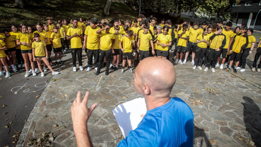 El colegio Franciscanos, para conmemorar los 800 años del tránsito de San Francisco, que se cumplen este sábado, 3 de octubre, realizó una carrera que además de promover la salud, tiene un fin solidario: recolectar fondos para la asociación Boa Noite