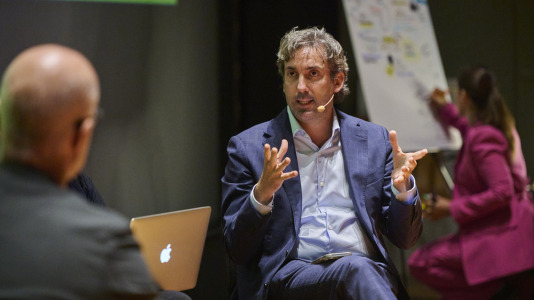 La Domus ha reunido a grandes nombres de la cultura y la tecnología para reflexionar sobre los retos y oportunidades que supone la inteligencia artificial para los sectores culturales y creativos