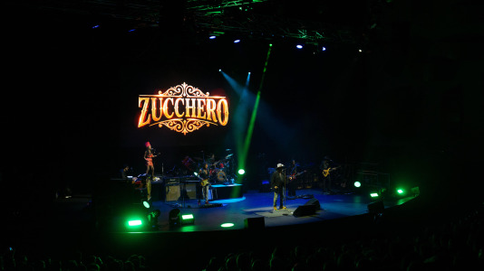 En el marco de su gira 'Overdose d'Amore Gold', con la que también está celebrando el 25 aniversario de uno de sus grandes hits, 'Baila', el artista italiano puso a bailar al Palacio de la Ópera