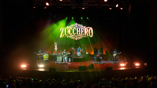 En el marco de su gira 'Overdose d'Amore Gold', con la que también está celebrando el 25 aniversario de uno de sus grandes hits, 'Baila', el artista italiano puso a bailar al Palacio de la Ópera