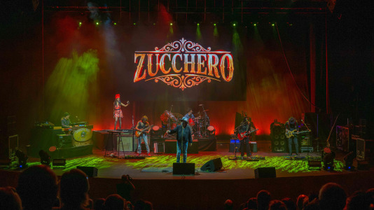 En el marco de su gira 'Overdose d'Amore Gold', con la que también está celebrando el 25 aniversario de uno de sus grandes hits, 'Baila', el artista italiano puso a bailar al Palacio de la Ópera