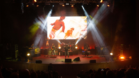 En el marco de su gira 'Overdose d'Amore Gold', con la que también está celebrando el 25 aniversario de uno de sus grandes hits, 'Baila', el artista italiano puso a bailar al Palacio de la Ópera