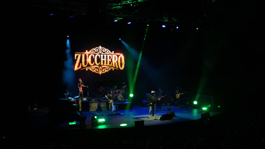 En el marco de su gira 'Overdose d'Amore Gold', con la que también está celebrando el 25 aniversario de uno de sus grandes hits, 'Baila', el artista italiano puso a bailar al Palacio de la Ópera