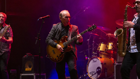La primera noche de las festividades la amenizó Nacha Pop y Rafa Sánchez, de La Unión, en un concierto que no dejó a nadie indiferente