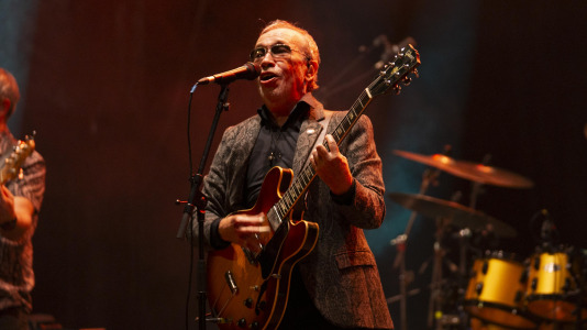 La primera noche de las festividades la amenizó Nacha Pop y Rafa Sánchez, de La Unión, en un concierto que no dejó a nadie indiferente