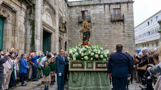 Desde la iglesia de Santo Domingo partió la patrona de la ciudad, la virgen del Rosario, en su tradicional procesión por las calles de la Ciudad Vieja