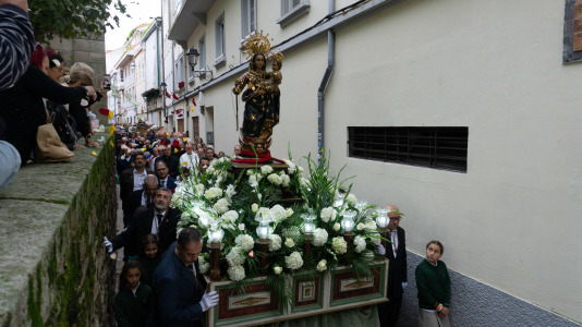 Desde la iglesia de Santo Domingo partió la patrona de la ciudad, la virgen del Rosario, en su tradicional procesión por las calles de la Ciudad Vieja